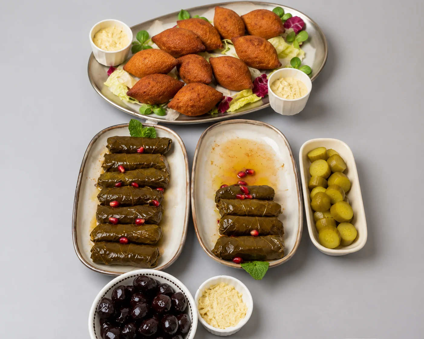 Grands plateaux libanais généreux pour événements et rassemblements